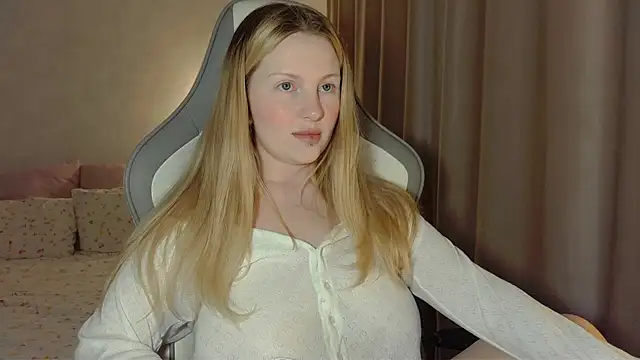 Snapshot of x_ivy_x chatting on April 9, 2026, 5:08 pm x ivy x online show from April 9, 2026, 5:08 pm