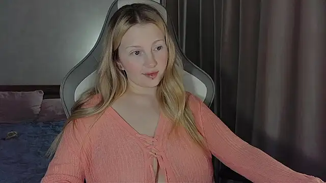 Snapshot of x_ivy_x chatting on February 25, 2026, 5:02 pm x ivy x online show from February 25, 2026, 5:02 pm