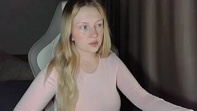 Snapshot of x_ivy_x chatting on April 14, 2026, 5:29 pm x ivy x online show from April 14, 2026, 5:29 pm