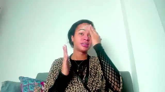 Snapshot of meghanSusexx chatting on December 15, 2025, 6:41 am meghanSusexx online show from December 15, 2025, 6:41 am