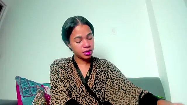 Snapshot of meghanSusexx chatting on December 14, 2025, 2:29 am meghanSusexx online show from December 14, 2025, 2:29 am