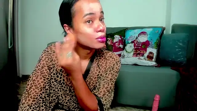 Snapshot of meghanSusexx chatting on November 29, 2025, 12:44 am meghanSusexx online show from November 29, 2025, 12:44 am