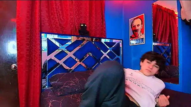 Snapshot of Luke_Howland chatting on December 22, 2025, 8:31 pm Luke Howland online show from December 22, 2025, 8:31 pm