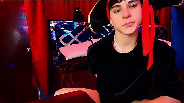 Snapshot of Luke_Howland chatting on February 4, 2026, 2:17 am Luke Howland online show from February 4, 2026, 2:17 am