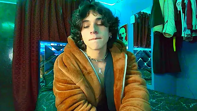 Luke Howland online show from March 14, 2025, 10:05 pm