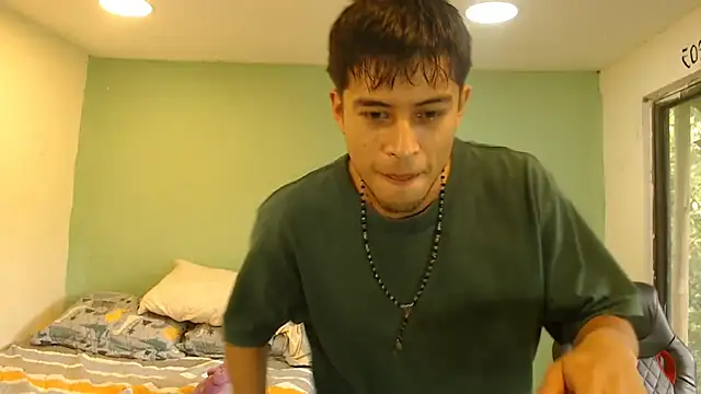 danielitopapuu online show from April 15, 2026, 8:31 pm