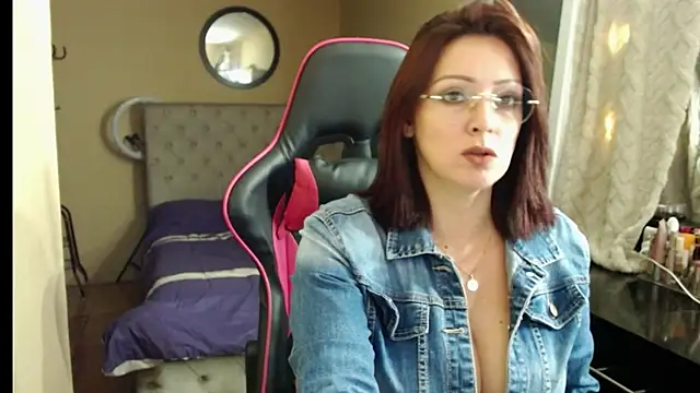 Carol Scottt online show from September 30, 2025, 5:02 am