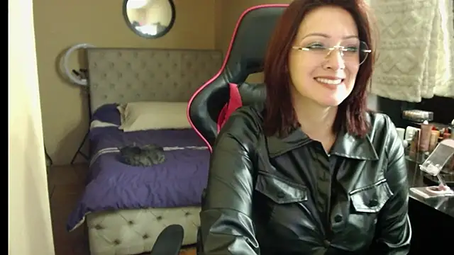 Carol Scottt online show from October 3, 2025, 10:00 pm