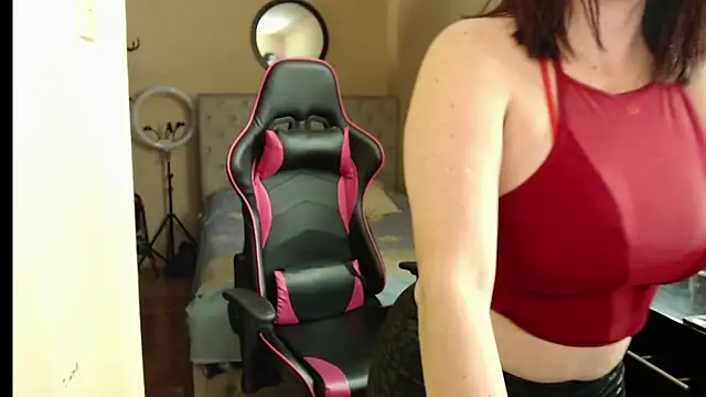 Carol Scottt online show from December 19, 2025, 6:43 pm