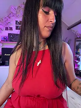 Snapshot of CarolaDrago chatting on April 17, 2026, 8:17 am CarolaDrago online show from April 17, 2026, 8:17 am