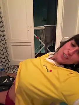 Snapshot of CarolaDrago chatting on April 21, 2026, 7:42 pm CarolaDrago online show from April 21, 2026, 7:42 pm