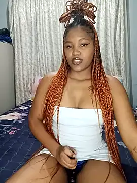 Snapshot of charmainexxx chatting on March 6, 2025, 12:32 am charmainexxx online show from March 6, 2025, 12:32 am