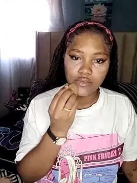 Snapshot of charmainexxx chatting on October 15, 2025, 8:00 am charmainexxx online show from October 15, 2025, 8:00 am