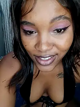 Snapshot of charmainexxx chatting on February 22, 2025, 7:36 pm charmainexxx online show from February 22, 2025, 7:36 pm