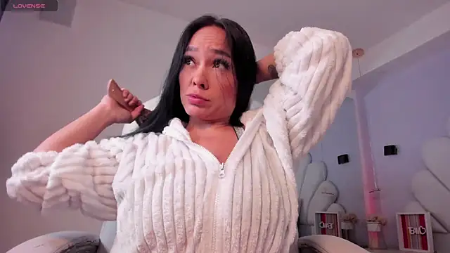 Snapshot of ginebra_ness chatting on November 6, 2025, 1:04 pm ginebra ness online show from November 6, 2025, 1:04 pm