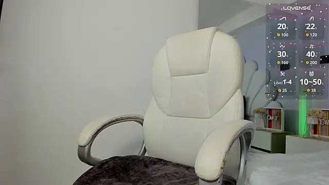 Snapshot of ginebra_ness chatting on September 19, 2025, 1:04 pm ginebra ness online show from September 19, 2025, 1:04 pm