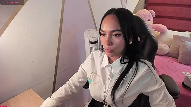 Snapshot of ginebra_ness chatting on March 17, 2025, 10:51 pm ginebra ness online show from March 17, 2025, 10:51 pm