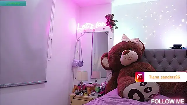 Snapshot of Tiana_sanders chatting on January 18, 2025, 3:53 am Tiana sanders online show from January 18, 2025, 3:53 am