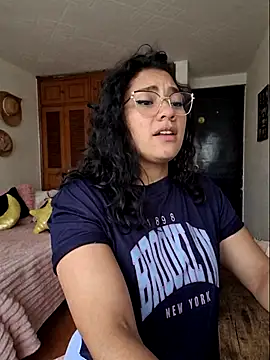 Snapshot of Thaliacooper_ chatting on September 12, 2025, 6:40 pm Thaliacooper online show from September 12, 2025, 6:40 pm