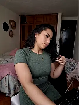 Snapshot of Thaliacooper_ chatting on March 8, 2025, 9:29 pm Thaliacooper online show from March 8, 2025, 9:29 pm