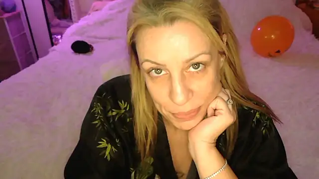 VegasDani online show from October 14, 2025, 6:14 am