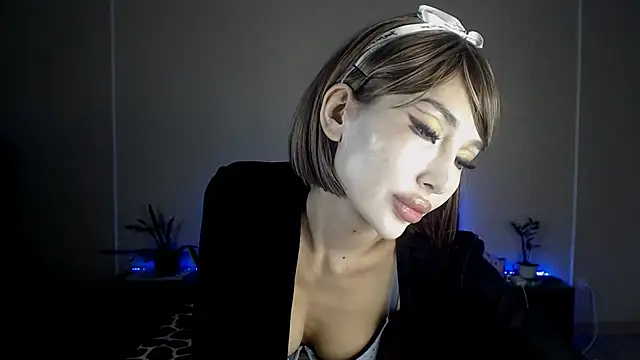 Snapshot of Izalimka chatting on March 22, 2025, 6:11 am Izalimka online show from March 22, 2025, 6:11 am