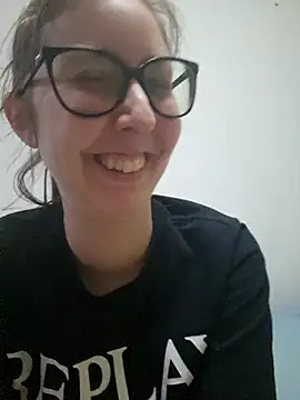 Snapshot of Sarah459 chatting on May 28, 2026, 7:42 pm Sarah459 online show from May 28, 2026, 7:42 pm