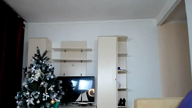 AlmaSquirt online show from December 20, 2024, 8:49 am