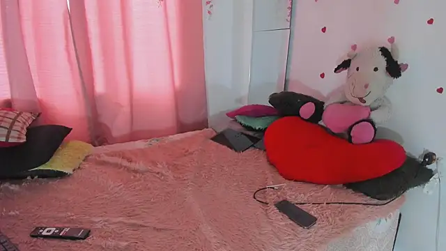 msschloee  online show from February 5, 2026, 10:16 pm