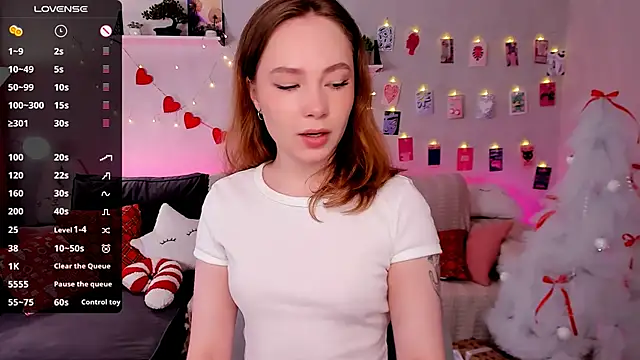 Snapshot of LanaBlu_ chatting on December 18, 2025, 2:27 am LanaBlu online show from December 18, 2025, 2:27 am