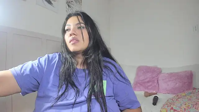 Snapshot of AvrilRizoX chatting on December 22, 2024, 4:17 am AvrilRizoX online show from December 22, 2024, 4:17 am