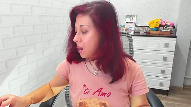 Snapshot of TeasyLana chatting on December 3, 2024, 5:37 am TeasyLana online show from December 3, 2024, 5:37 am