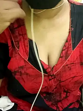 Snapshot of Aishu-tamil09 chatting on December 23, 2024, 8:33 am Aishu-tamil09 online show from December 23, 2024, 8:33 am