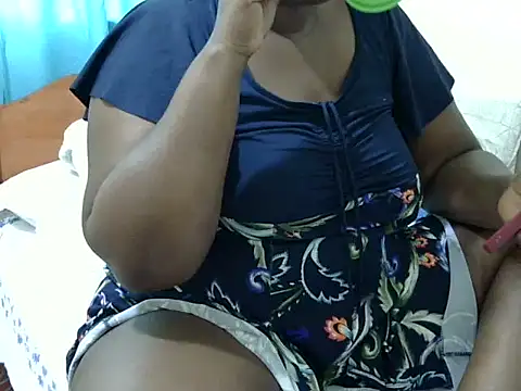 Pretty lilly02 online show from February 11, 2026, 9:42 am