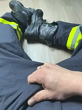 Snapshot of dickshome chatting on March 10, 2026, 8:51 am dickshome online show from March 10, 2026, 8:51 am