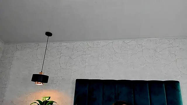 Snapshot of Luna18Pink chatting on November 3, 2025, 2:31 pm Luna18Pink online show from November 3, 2025, 2:31 pm