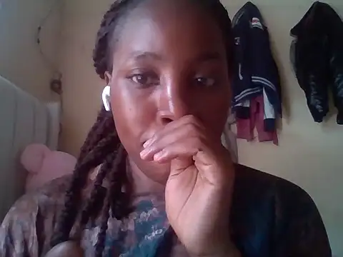 Queen loveer online show from November 4, 2025, 11:03 am