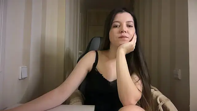 Snapshot of Lina_Most chatting on December 13, 2025, 9:43 pm Lina Most online show from December 13, 2025, 9:43 pm