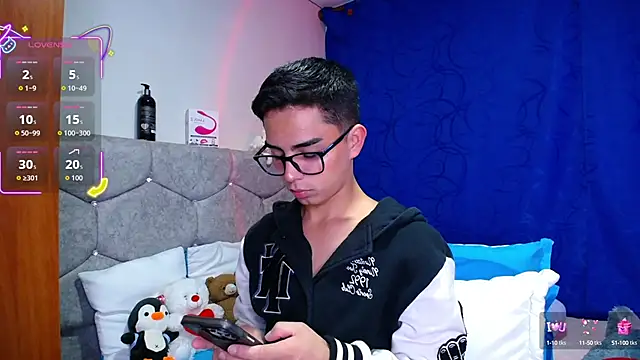 OwenBluee online show from September 14, 2025, 9:26 pm