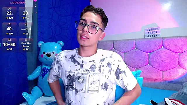 OwenBluee online show from February 13, 2025, 5:16 am