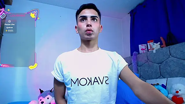 OwenBluee online show from October 12, 2025, 1:51 am