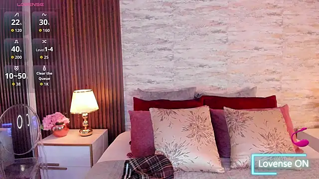 AndreaPink2024 online show from October 13, 2025, 1:12 pm