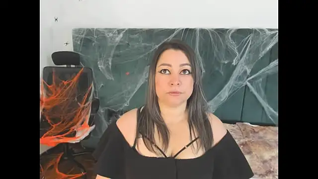 Snapshot of PandoraB_ chatting on October 19, 2025, 11:46 am PandoraB online show from October 19, 2025, 11:46 am