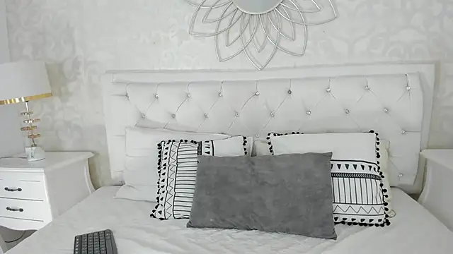 Kimberlin Cam  online show from December 20, 2025, 7:17 pm