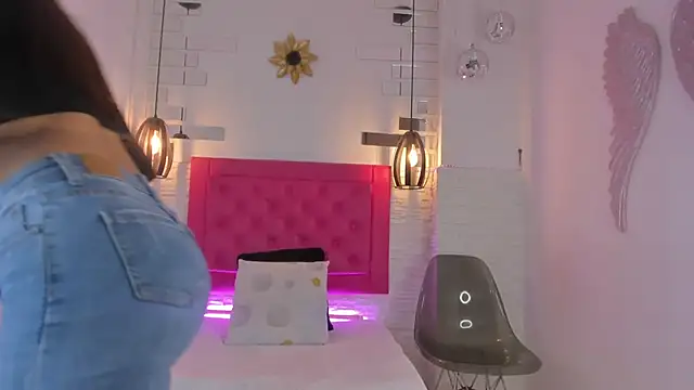 mia six66 online show from March 8, 2025, 11:27 am