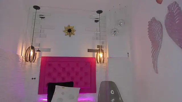 mia six66 online show from February 27, 2025, 11:28 am