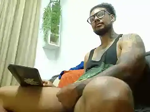 Snapshot of LewisStrong chatting on March 21, 2025, 7:02 pm LewisStrong online show from March 21, 2025, 7:02 pm