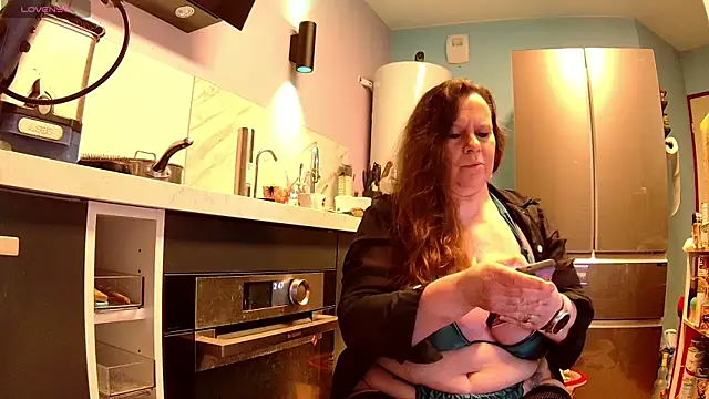 Endrocleia online show from March 1, 2026, 1:49 am