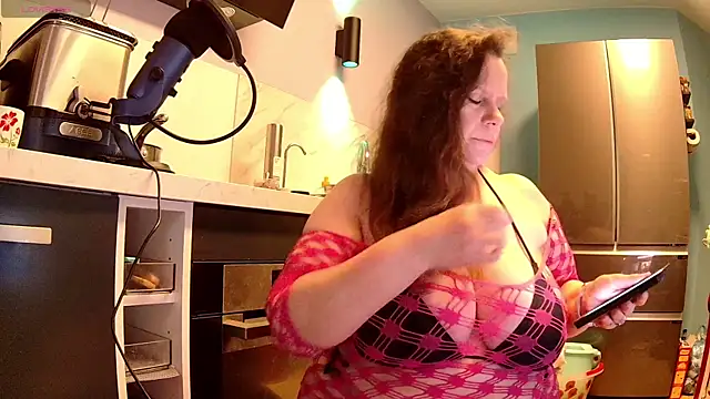 Snapshot of Endrocleia chatting on October 23, 2025, 11:25 pm Endrocleia online show from October 23, 2025, 11:25 pm