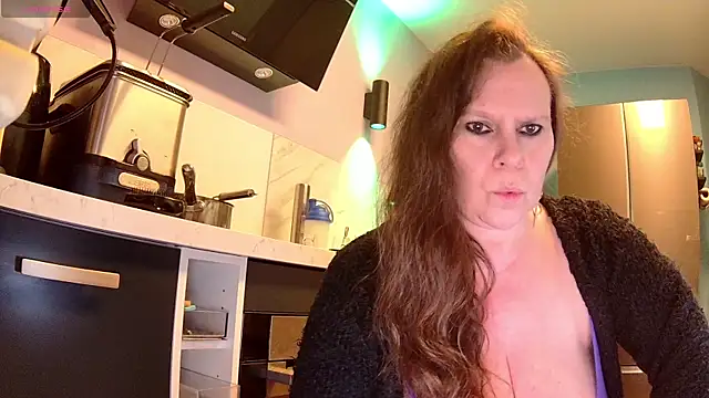 Snapshot of Endrocleia chatting on November 10, 2025, 11:43 pm Endrocleia online show from November 10, 2025, 11:43 pm